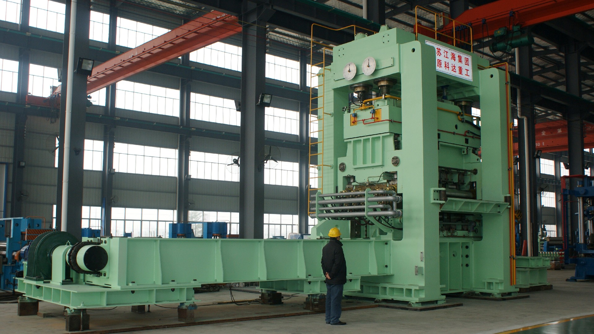 鋼板矯直機(jī).JPG